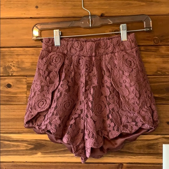 Charlotte Russe Pants - Charlotte Russe Floral Shorts in Mauve